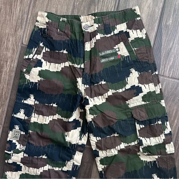 JNCO Men’s Camo Print L.A. Unit Skull Embossed Cargo Pants Sz 30 - Picture 3 of 13
